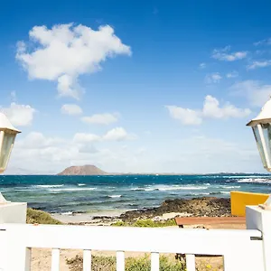 remos-amazing-villa-with-ocean-view.in-canary-islands.com/