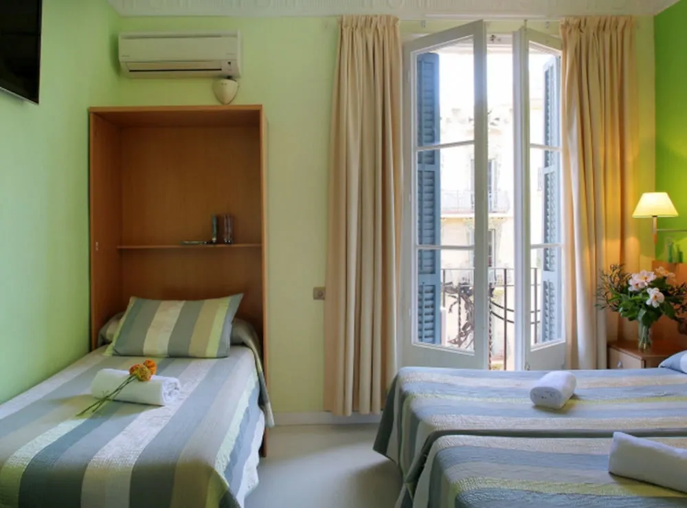 ** Pensión Hostal Felipe 2 Barcelona España